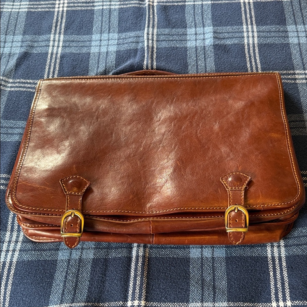 Elegant Brown FLOTO PIAZZA calfskin Leather Messenger Briefcase for Men.